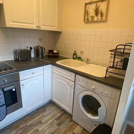 Lovely 2 Dbl Bed Apartment Near Heaton Park And North Manchester Hospital With Parking Экстерьер фото