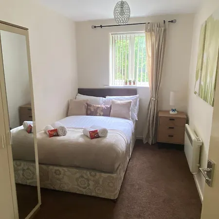 Lovely 2 Dbl Bed Apartment Near Heaton Park And North Manchester Hospital With Parking Экстерьер фото
